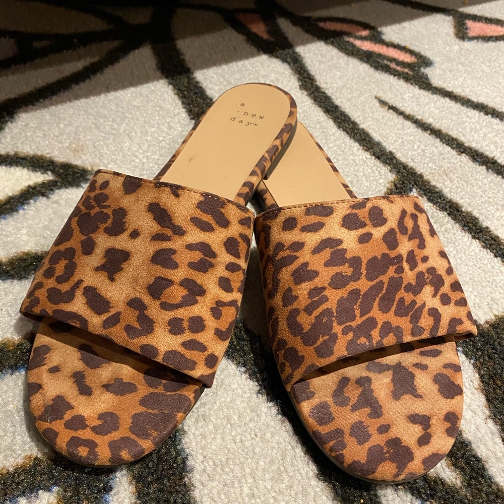 No heel mule sandals
